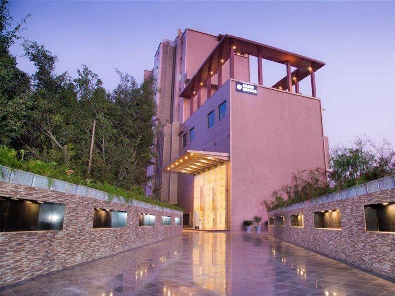 แกรนด์ เอกโซติกา บิซิเนสโฮเต็ล Hotel Pimpri-Chinchwad ภายนอก รูปภาพ