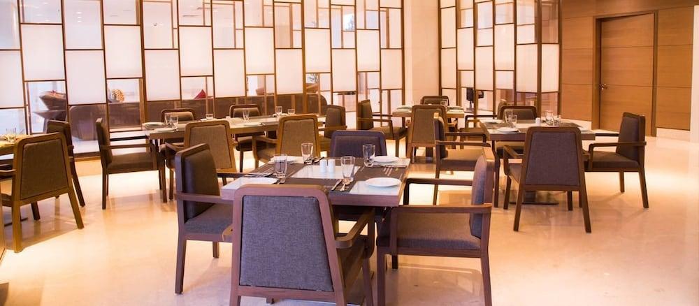 แกรนด์ เอกโซติกา บิซิเนสโฮเต็ล Hotel Pimpri-Chinchwad ภายนอก รูปภาพ