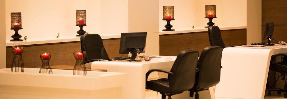 แกรนด์ เอกโซติกา บิซิเนสโฮเต็ล Hotel Pimpri-Chinchwad ภายนอก รูปภาพ