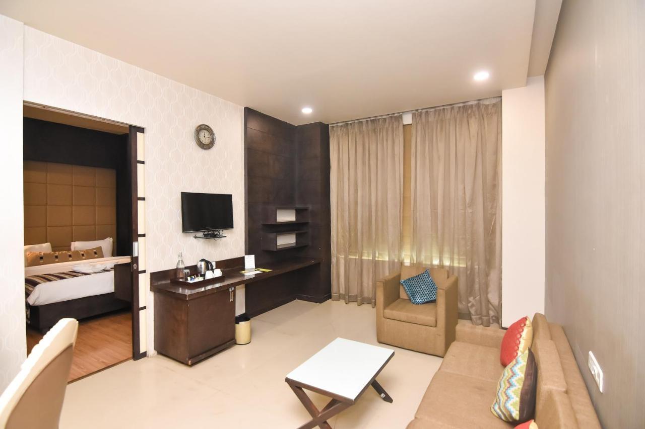 แกรนด์ เอกโซติกา บิซิเนสโฮเต็ล Hotel Pimpri-Chinchwad ภายนอก รูปภาพ
