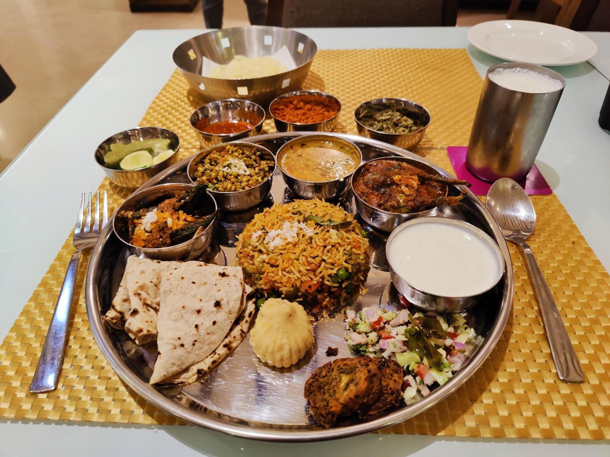 แกรนด์ เอกโซติกา บิซิเนสโฮเต็ล Hotel Pimpri-Chinchwad ภายนอก รูปภาพ
