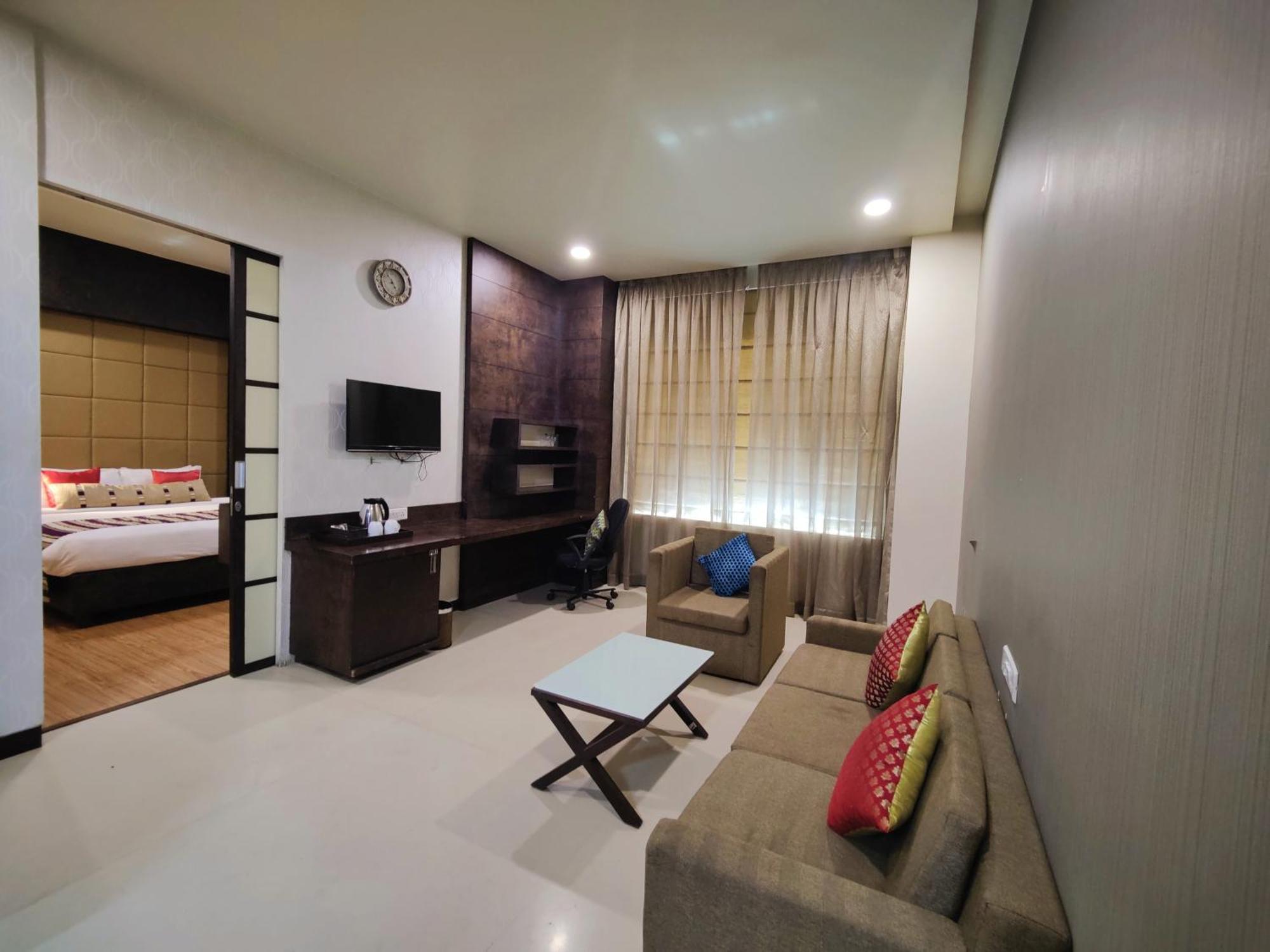 แกรนด์ เอกโซติกา บิซิเนสโฮเต็ล Hotel Pimpri-Chinchwad ภายนอก รูปภาพ