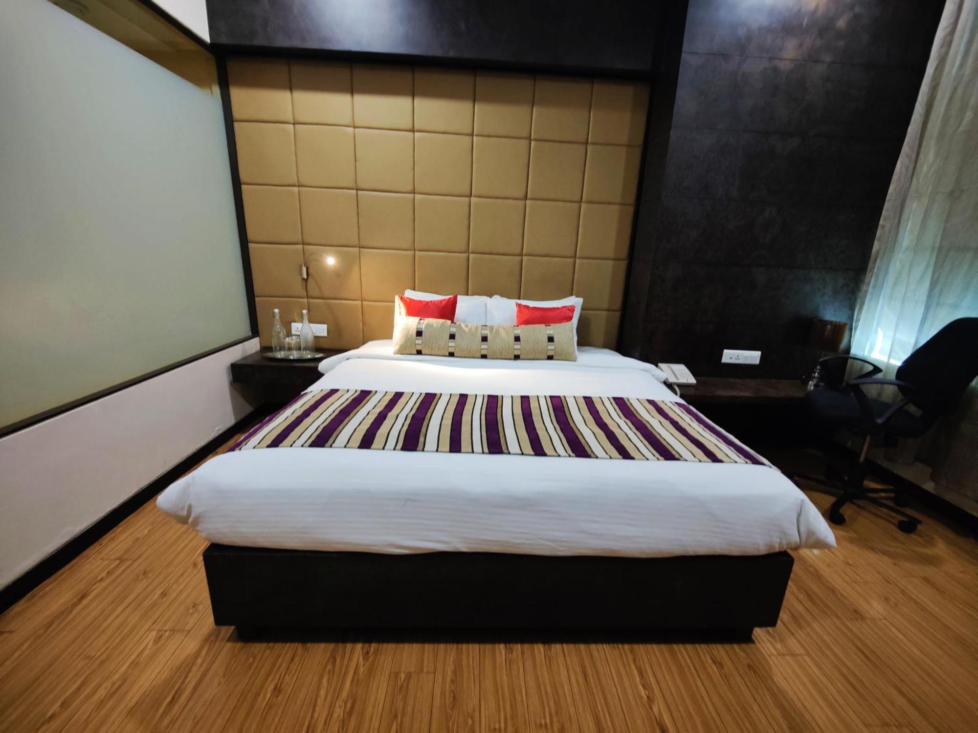 แกรนด์ เอกโซติกา บิซิเนสโฮเต็ล Hotel Pimpri-Chinchwad ภายนอก รูปภาพ