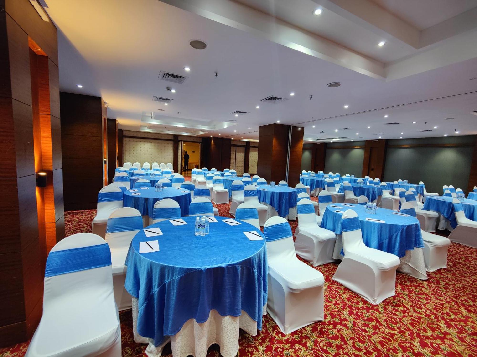 แกรนด์ เอกโซติกา บิซิเนสโฮเต็ล Hotel Pimpri-Chinchwad ภายนอก รูปภาพ