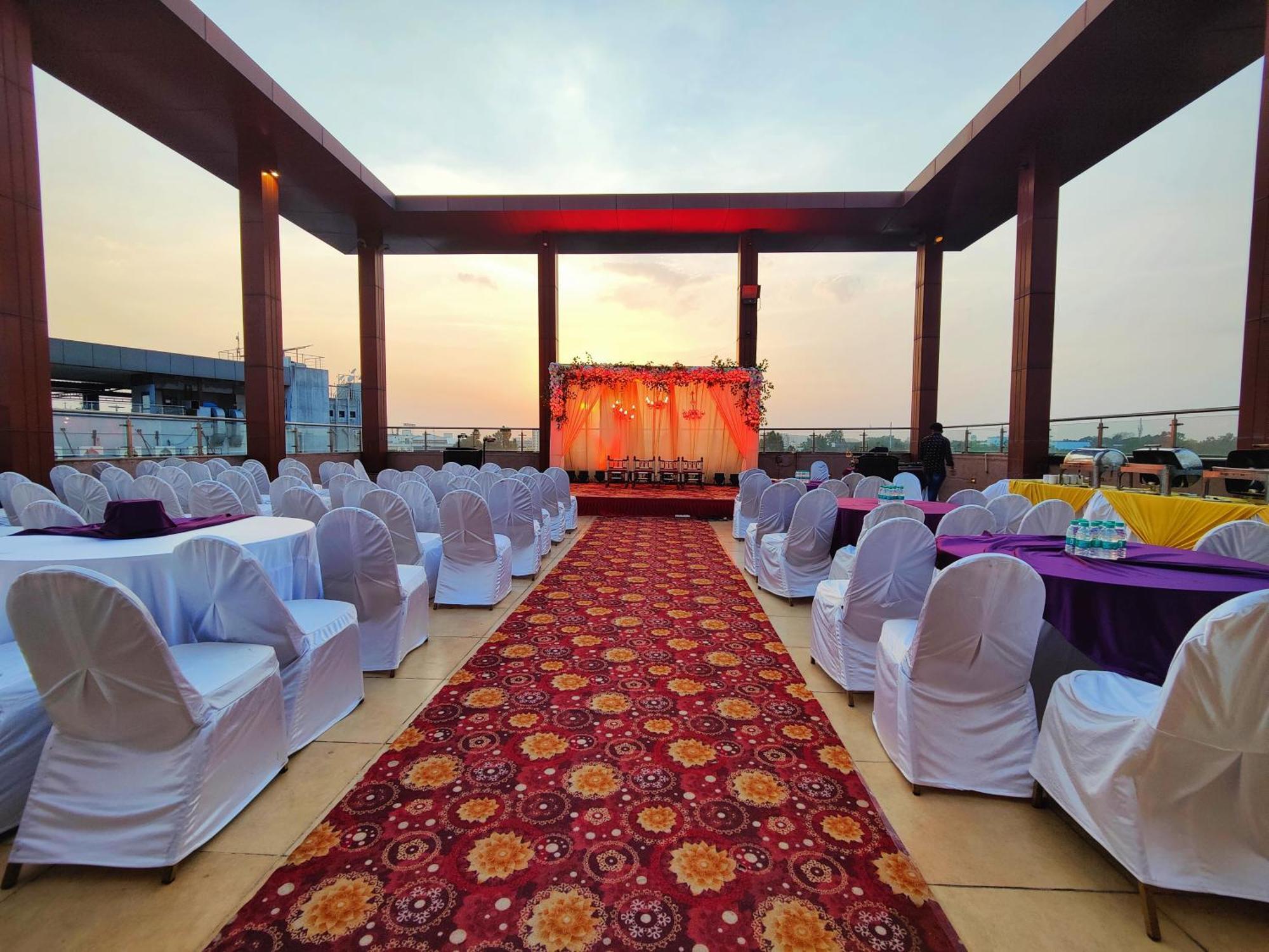 แกรนด์ เอกโซติกา บิซิเนสโฮเต็ล Hotel Pimpri-Chinchwad ภายนอก รูปภาพ