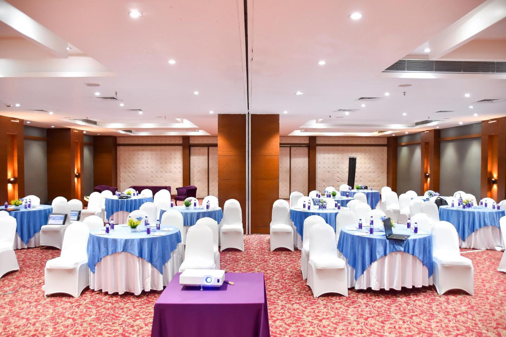แกรนด์ เอกโซติกา บิซิเนสโฮเต็ล Hotel Pimpri-Chinchwad ภายนอก รูปภาพ