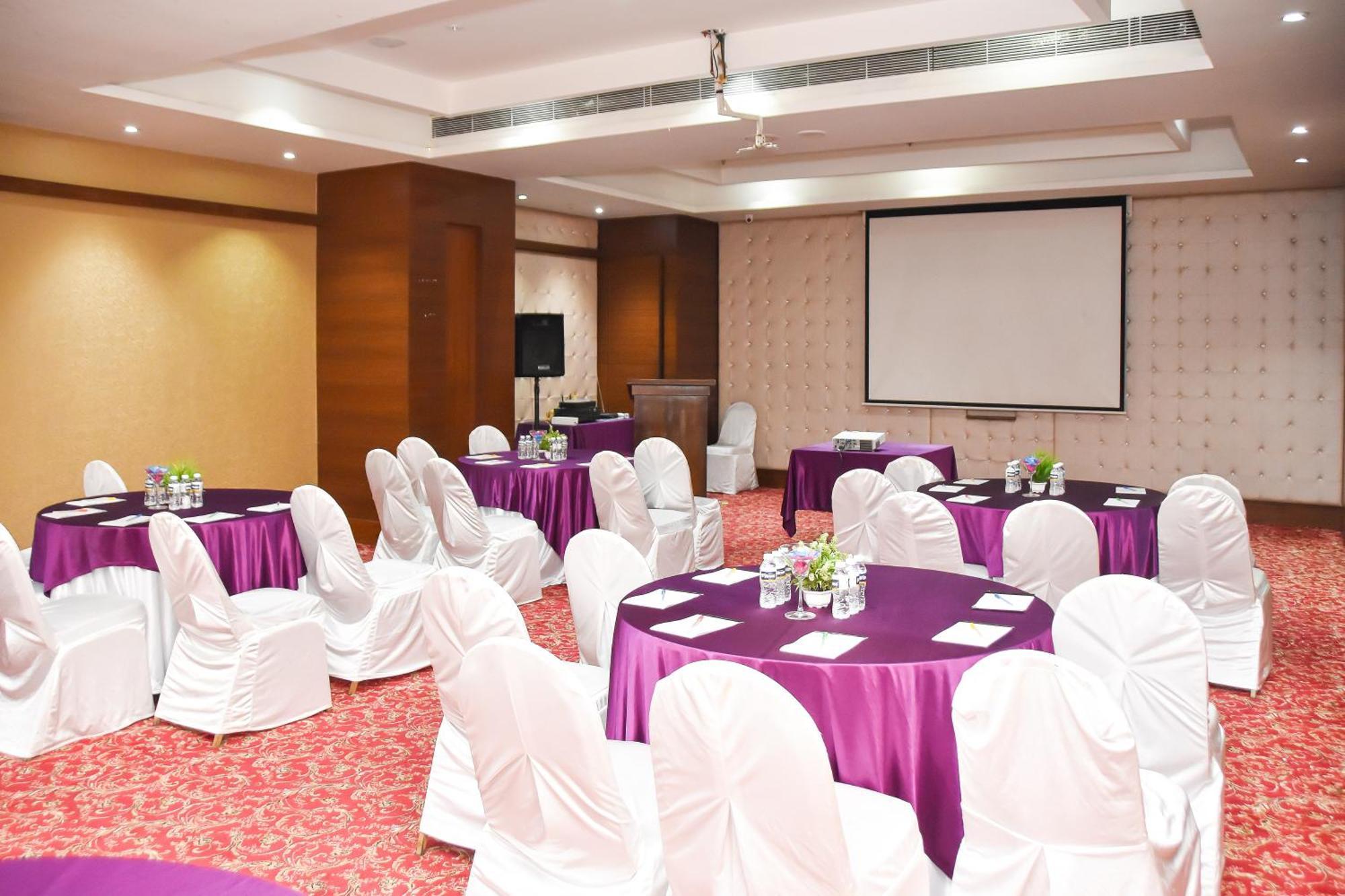 แกรนด์ เอกโซติกา บิซิเนสโฮเต็ล Hotel Pimpri-Chinchwad ภายนอก รูปภาพ