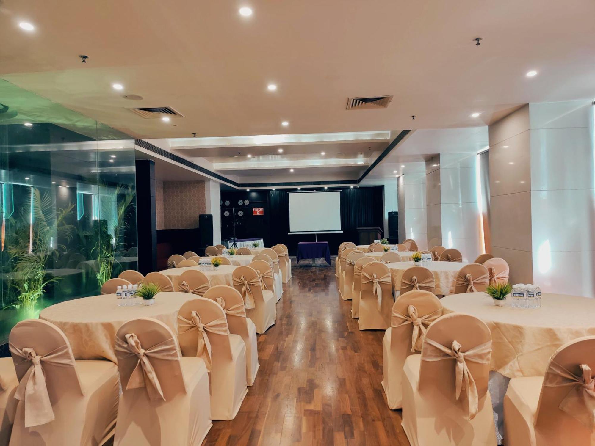 แกรนด์ เอกโซติกา บิซิเนสโฮเต็ล Hotel Pimpri-Chinchwad ภายนอก รูปภาพ