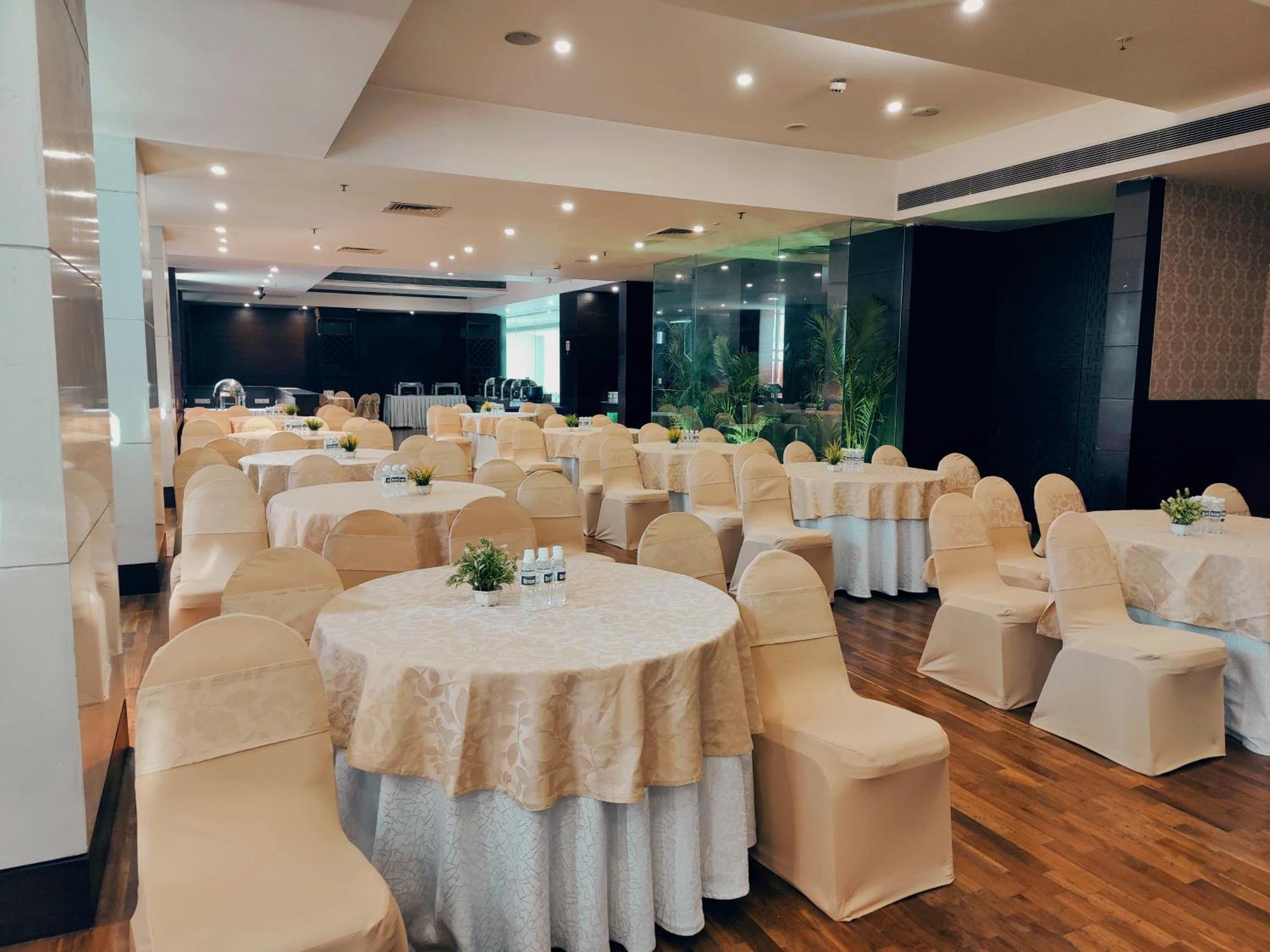 แกรนด์ เอกโซติกา บิซิเนสโฮเต็ล Hotel Pimpri-Chinchwad ภายนอก รูปภาพ
